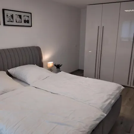 Appartement Trunk Direkt An Den Weinbergen, Parkplatz, Terrasse Mit Grill Und Lounge Roschbach