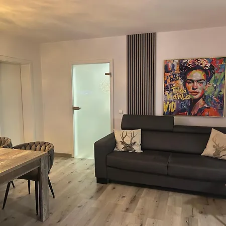 Trunk Direkt An Den Weinbergen, Parkplatz, Terrasse Mit Grill Und Lounge Apartment Roschbach