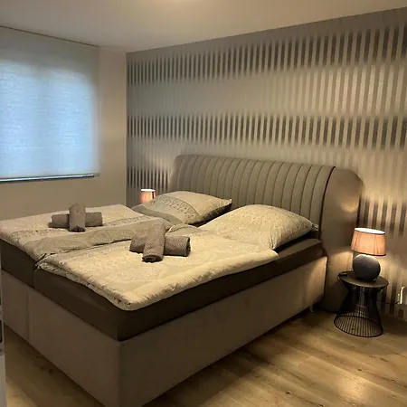 Trunk, Kuehl, Direkt An Den Weinbergen, Parkplatz, Terrasse Mit Grill Und Lounge Roschbach