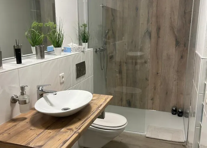 Trunk Direkt An Den Weinbergen, Parkplatz, Terrasse Mit Grill Und Lounge